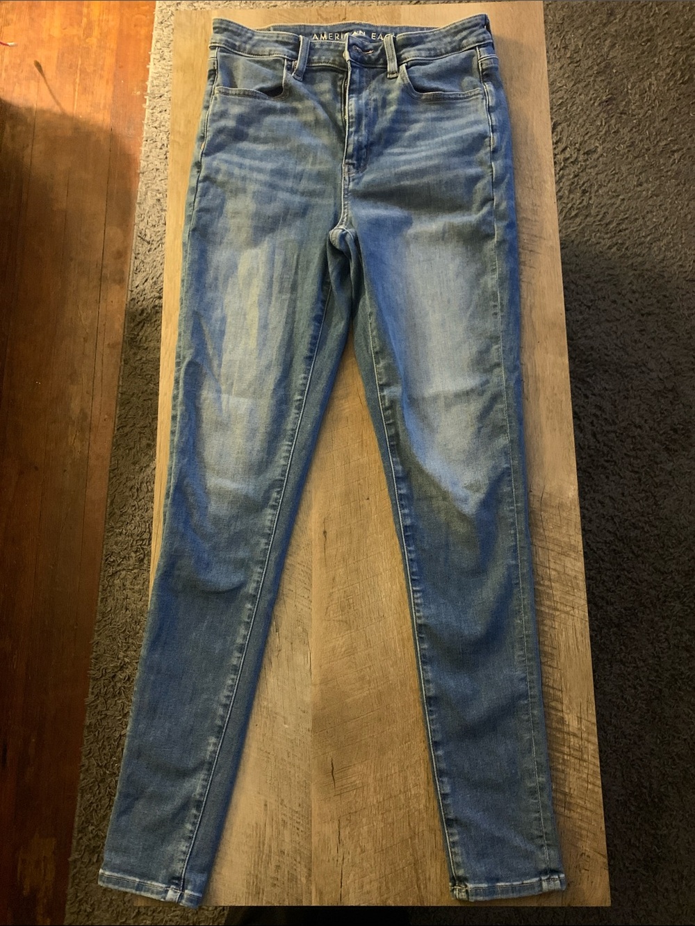 American Eagle Outfitters Light Wash Super Hi-Rise Jeggings sz 8 Long